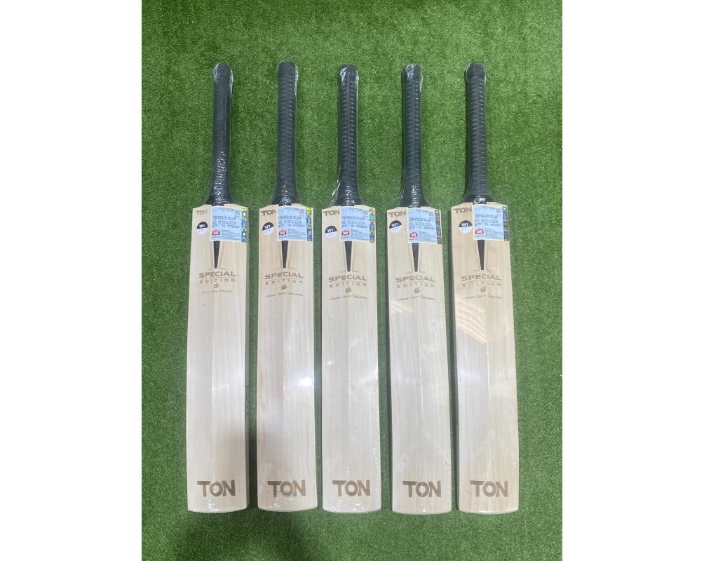 Ton Special Edition Grade 1 English Willow Cricket Bat, Short Handle, Excellent Bat, Straight Grains. - Image 3