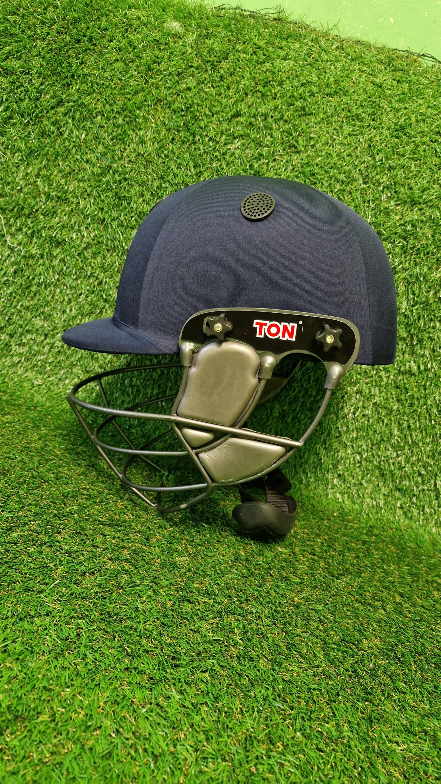 Ton Professional Cricket Helmet (Large) - Image 4